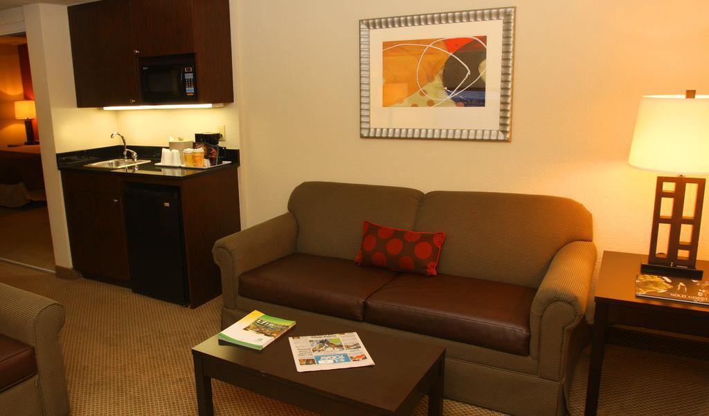 Sawgrass Grand Hotel And Suites Sports Complex Санрайз Номер фото